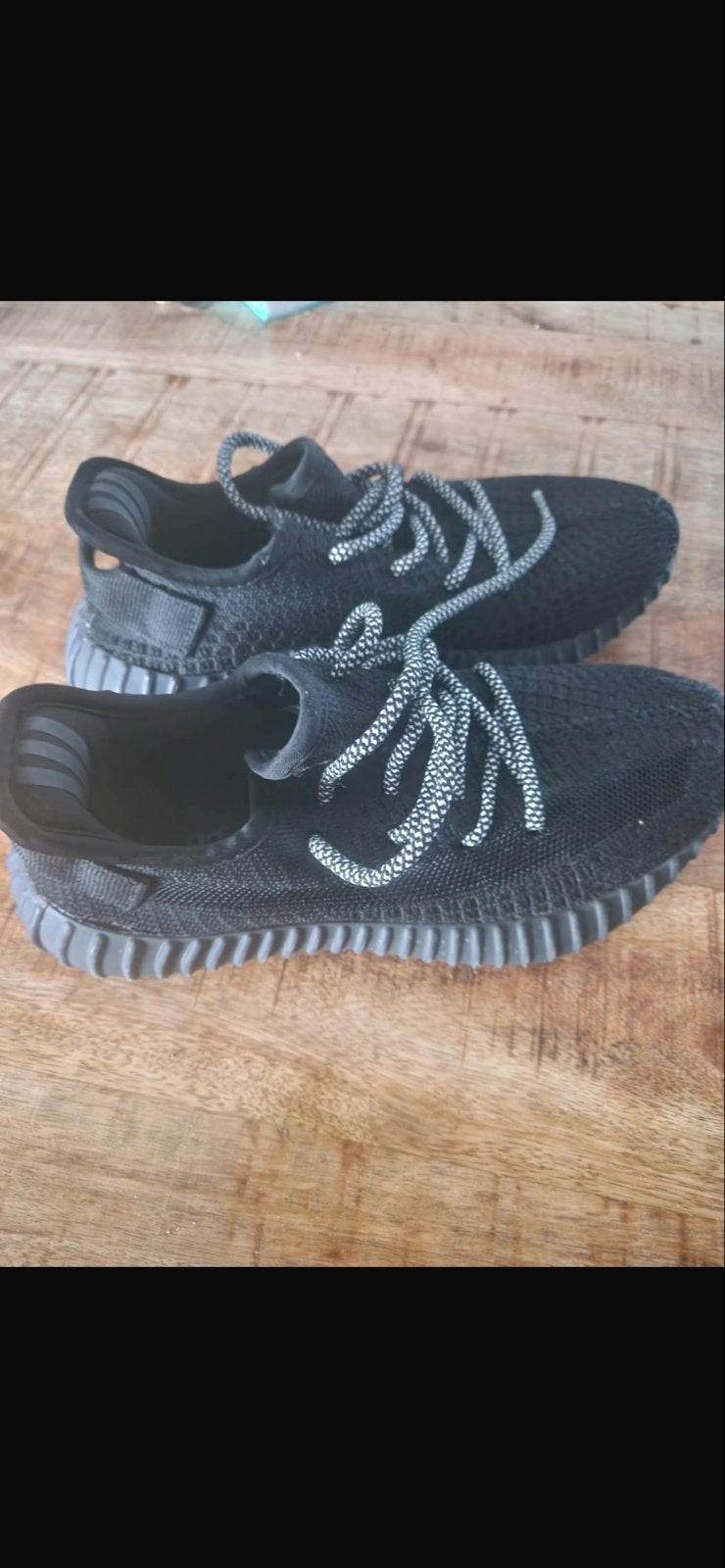 Adidas Yeezy Boost 350 V2 Zwarte Sneakers, Kleding | Heren, Schoenen, Zwart, Ophalen of Verzenden, Sneakers of Gympen, Zo goed als nieuw