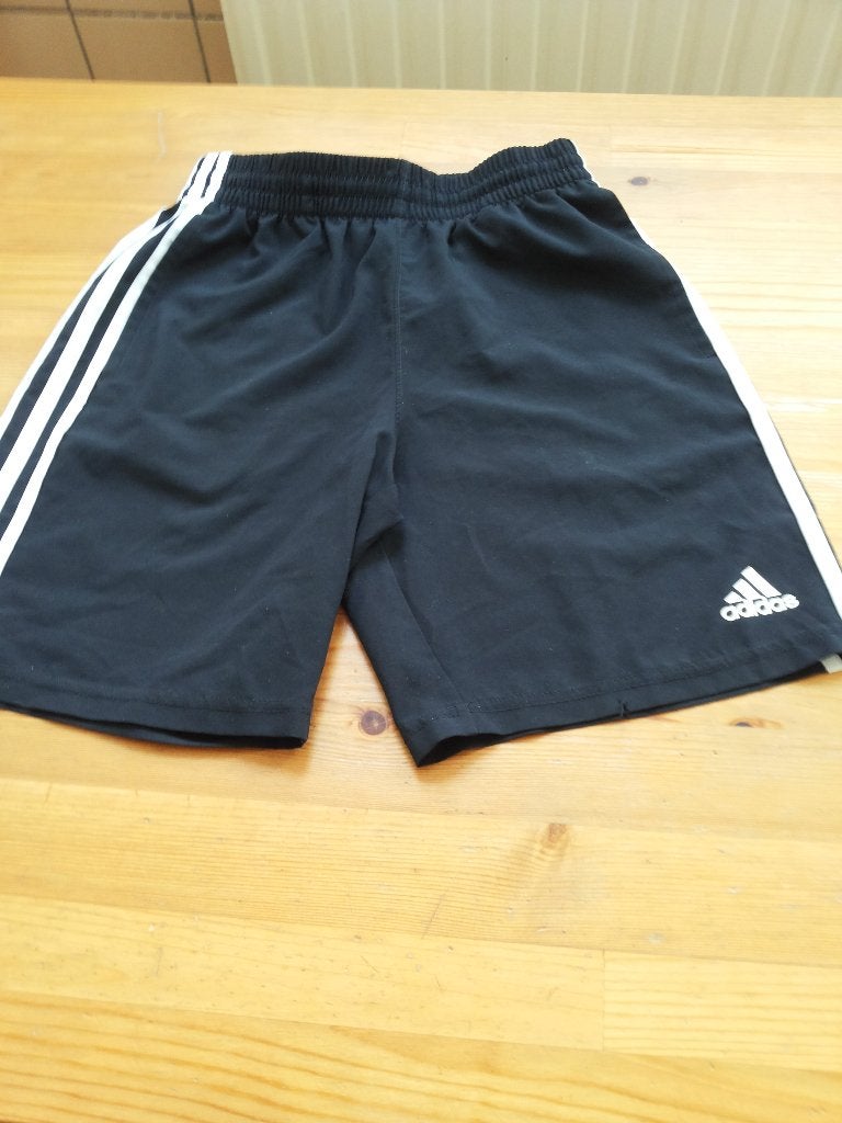 Adidas short M, Ophalen of Verzenden, Gebruikt, Jongen