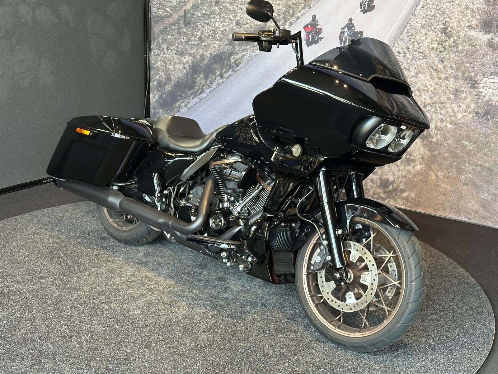 Harley-Davidson FLTRXST ROAD GLIDE ST - BTW verrekenbaar, Laan van Vredenoord 33
2289 DA  RIJSWIJK, NL, Bedrijf, Toermotor, Sales@harleydavidsonrotterdam.nl