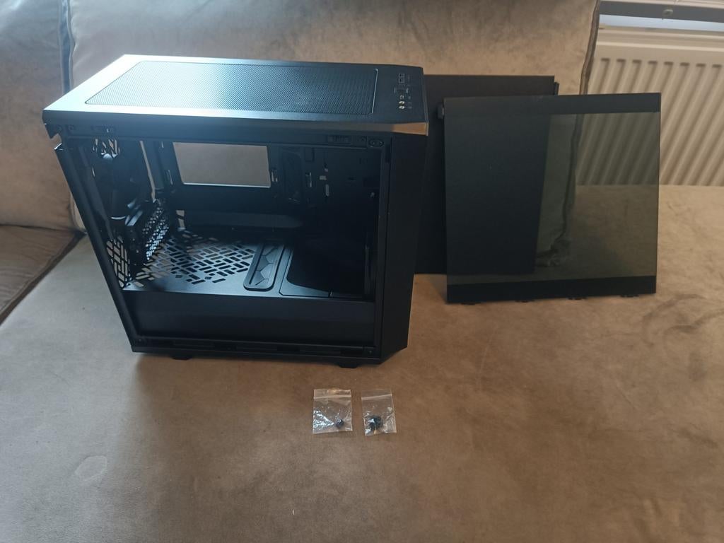 Fractal meshify 2 nano black, Computers en Software, Computerbehuizingen, Ophalen, Zo goed als nieuw