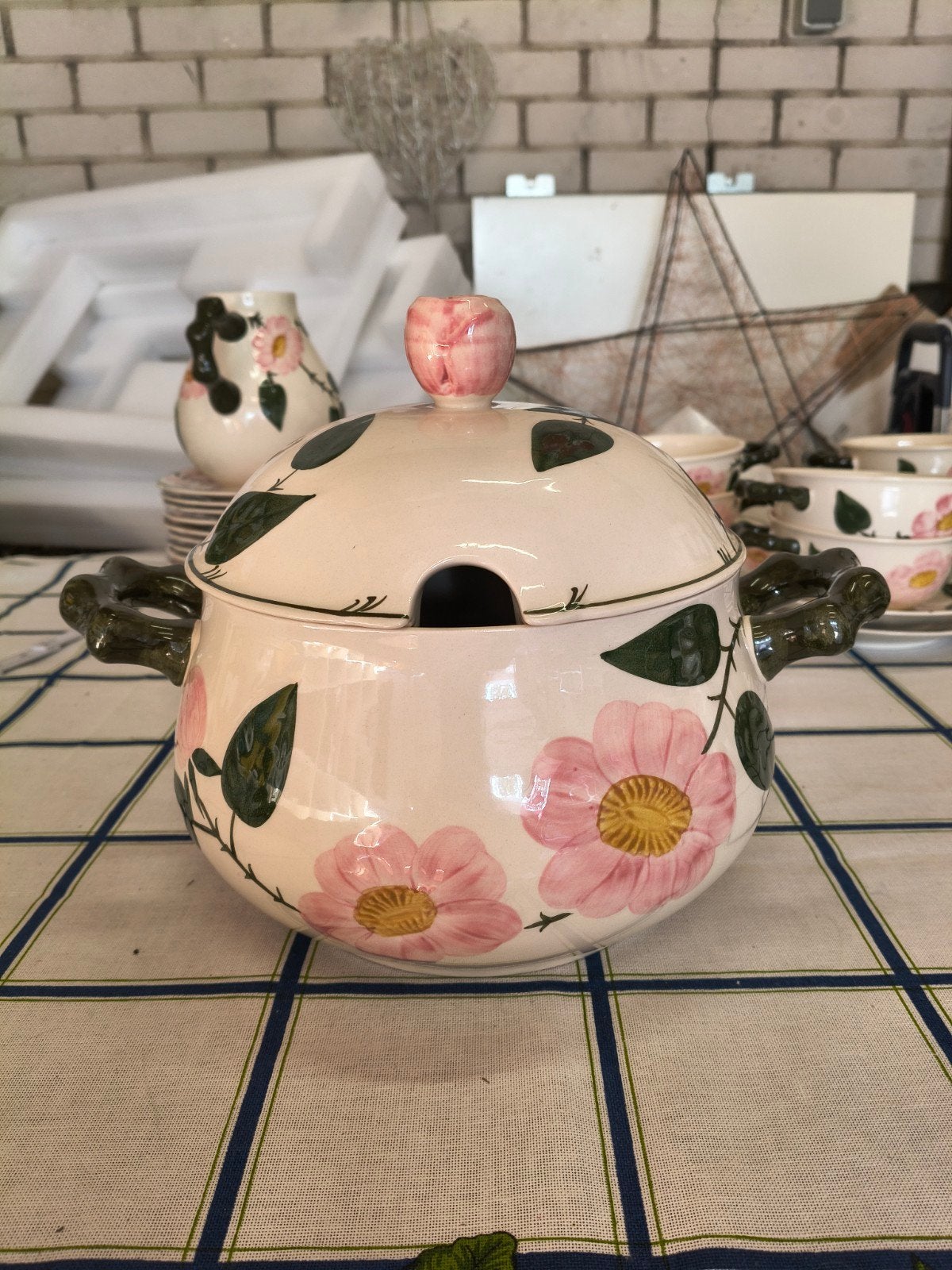 Grote Wild Rose Terrine met Deksel - Vintage Servies, Ophalen of Verzenden