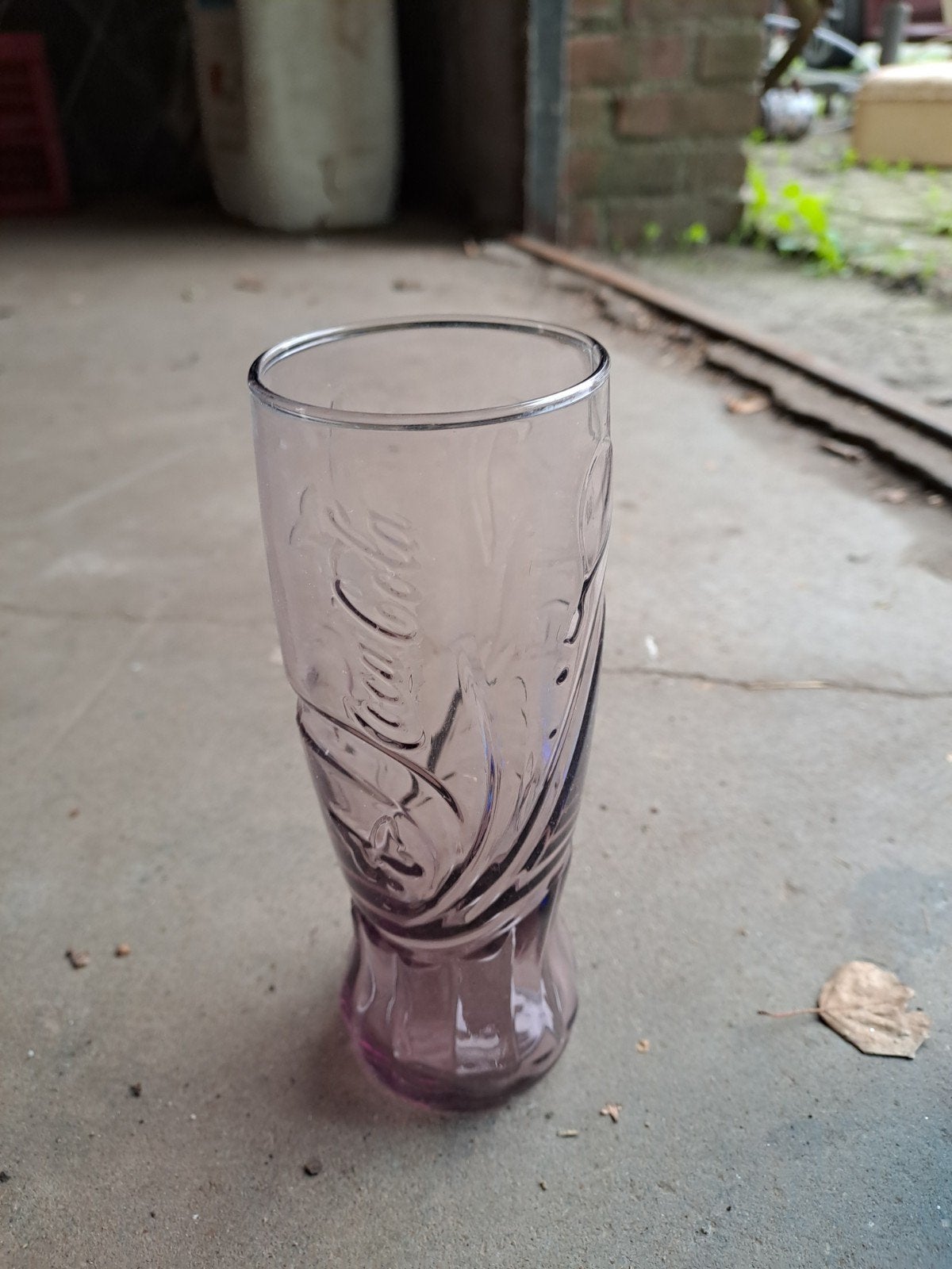 Coca-Cola Glas - Paars met reliëf, Ophalen of Verzenden, Zo goed als nieuw