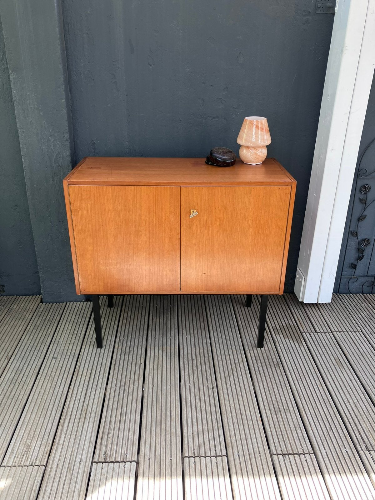 Mooi vintage dressoir van Omnia, Huis en Inrichting, Kasten | Dressoirs, Ophalen, 50 tot 100 cm, Zo goed als nieuw, 25 tot 50 cm