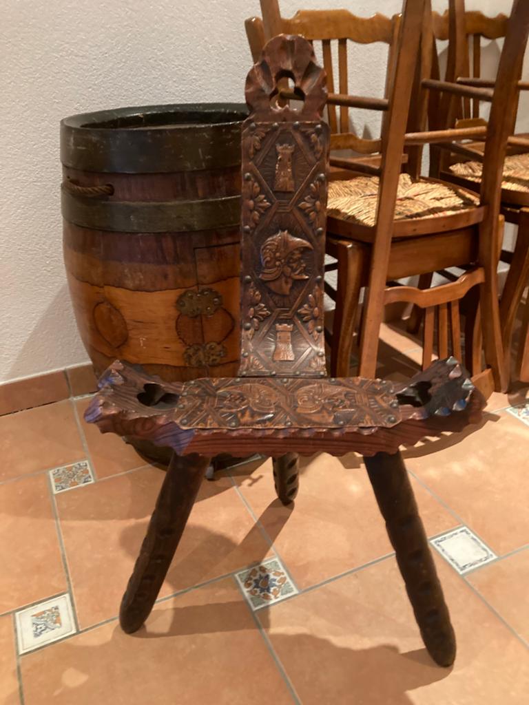 Handgesneden houten krukje / bankje – uniek decoratief stuk, Ophalen, Zo goed als nieuw, Hout