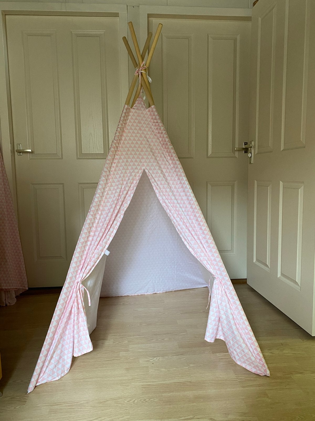 Roze tipi speeltent voor kinderen, Ophalen, Gebruikt