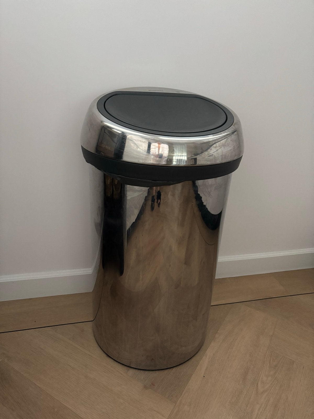 Brabantia RVS prullenbak 60L ZGAN, koopje!, Huis en Inrichting, Woonaccessoires | Prullenbakken, Ophalen, Gebruikt, 40 liter of meer