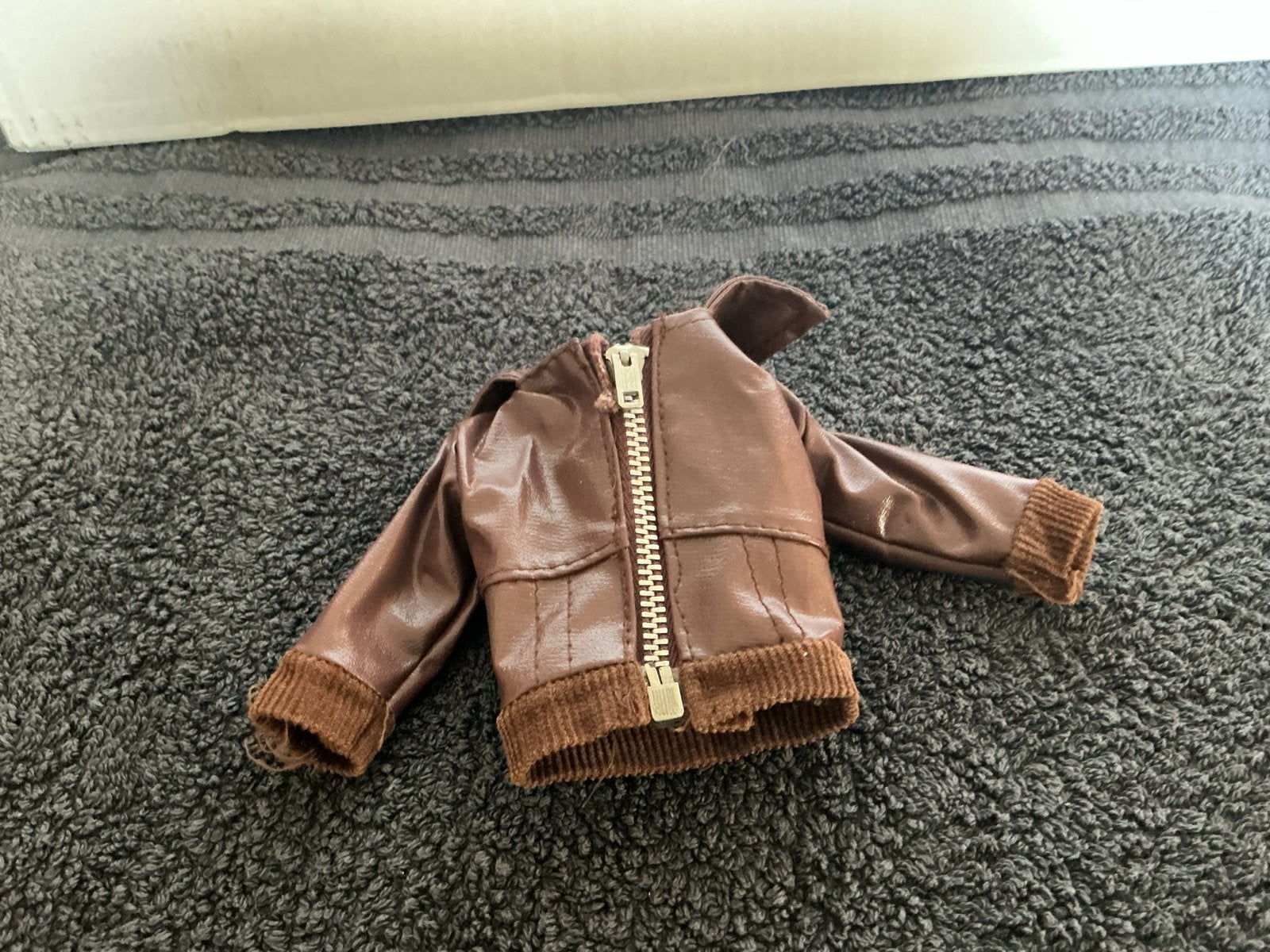 Vintage Fleur/ Sindy Barbie leren jasje, Ophalen of Verzenden, Gebruikt, Kleertjes