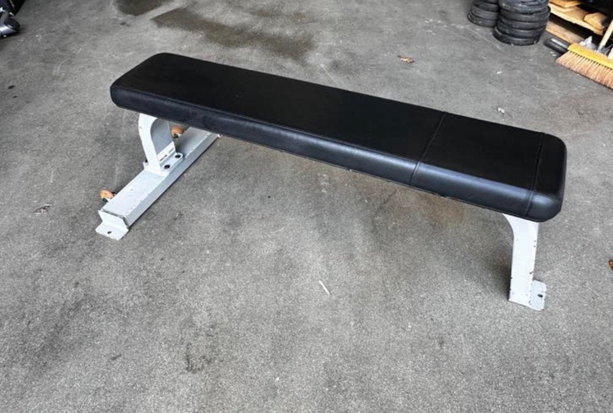 Precor Vlakke Bench met Wieltjes, Ophalen, Gebruikt, Fitnessbank