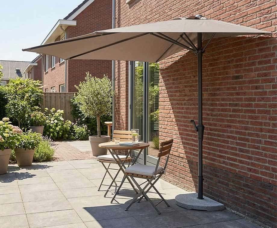 Halfronde wandparasol met molen 2.7 m kleur taupe of naturel, Tuin en Terras, Ophalen of Verzenden, Nieuw, 2 tot 3 meter, Muurparasol