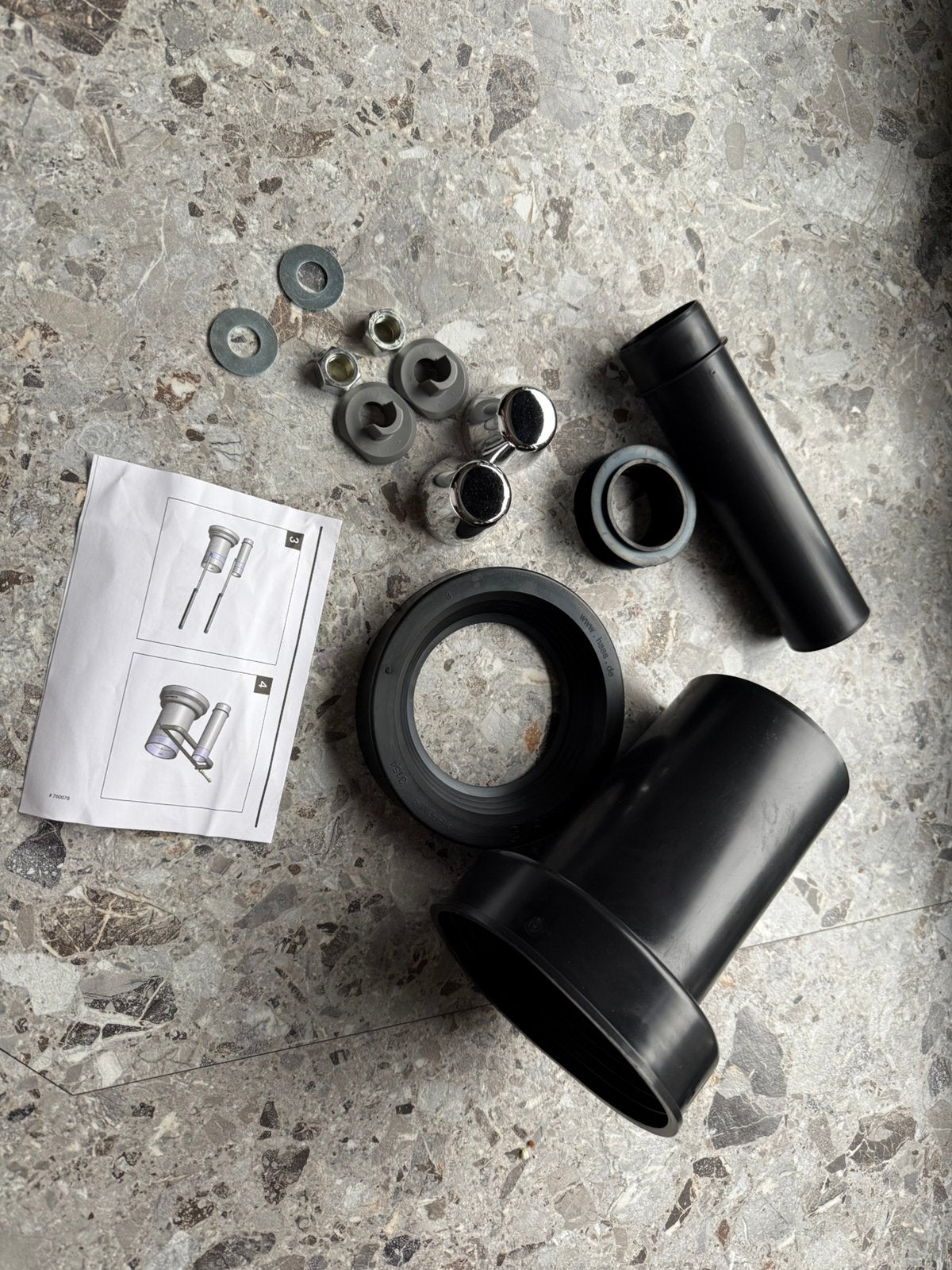 Aansluiting hangend toilet, Ophalen, Nieuw, Toilet