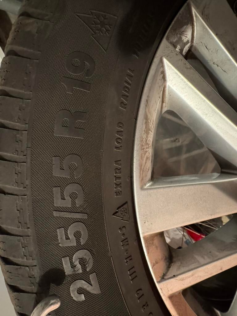 VW Touareg winterset 21’ banden incl. velgen 255/55 R19, Auto-onderdelen, Banden en Velgen, Ophalen, Gebruikt, 255 mm, Banden en Velgen