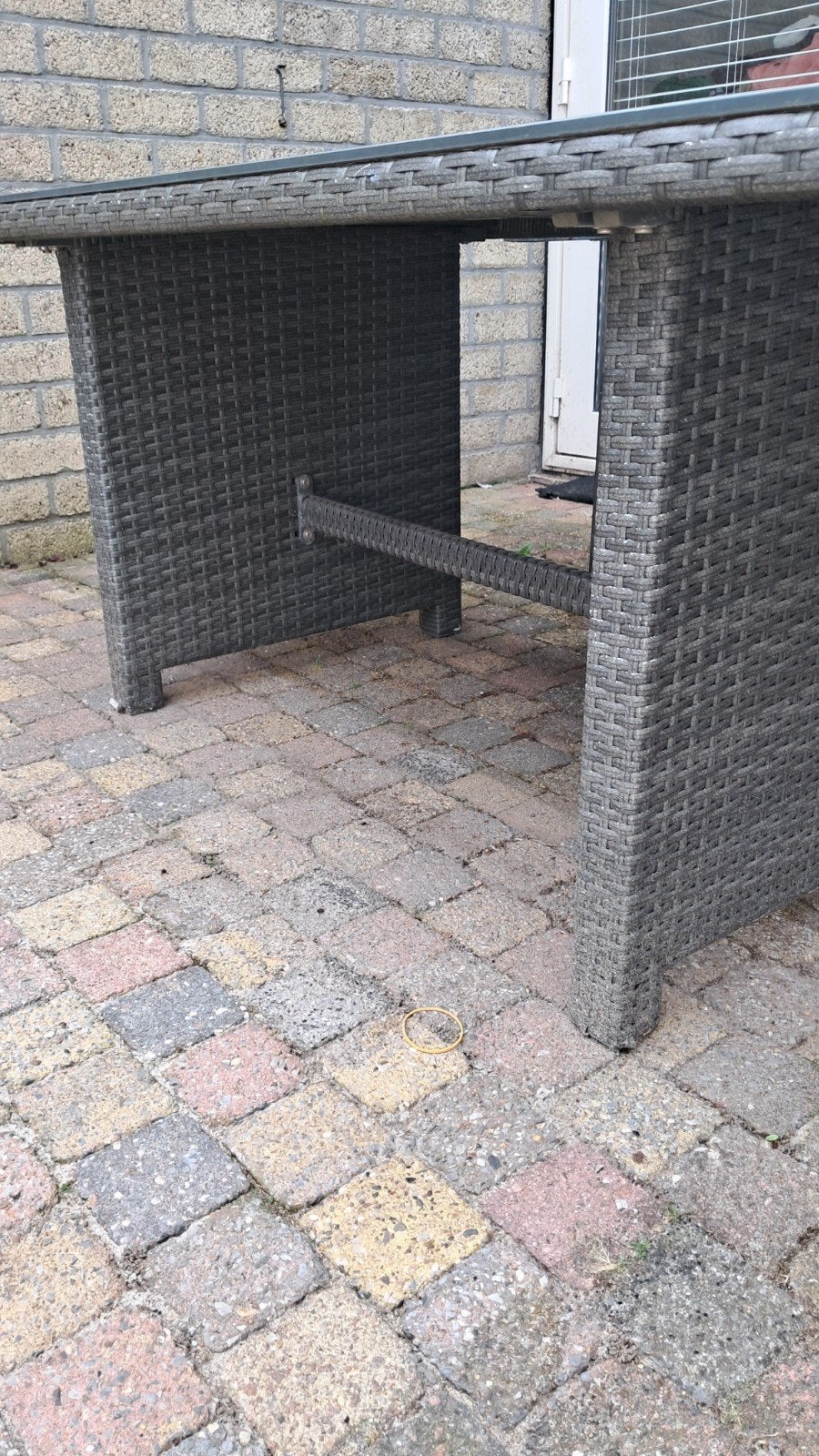 Foto 2 van Tuintafel met glazen blad – 150 x 80 cm