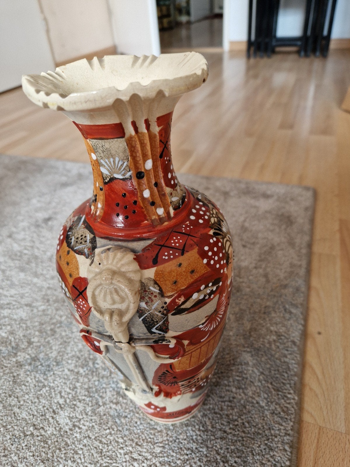 Antieke Japanse Satsuma Vaas met Gedetailleerde Versieringen, Antiek en Kunst, Antiek | Vazen, Ophalen of Verzenden