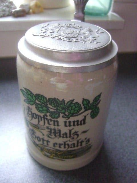 bierpul met tinnen deksel tekst:hopfen und malz , gott erha, Ophalen of Verzenden