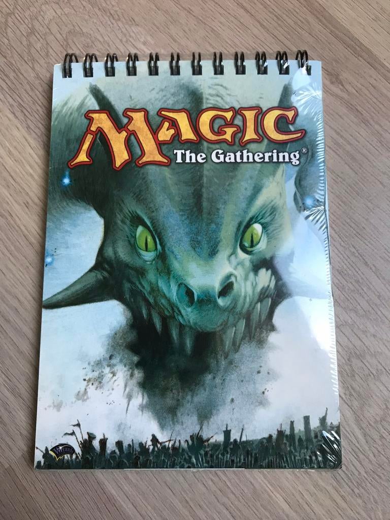 MtG Merchandise // Zeer Zeldzaam // Sealed en Mint, Hobby en Vrije tijd, Ophalen of Verzenden, Nieuw, Overige typen, Foil