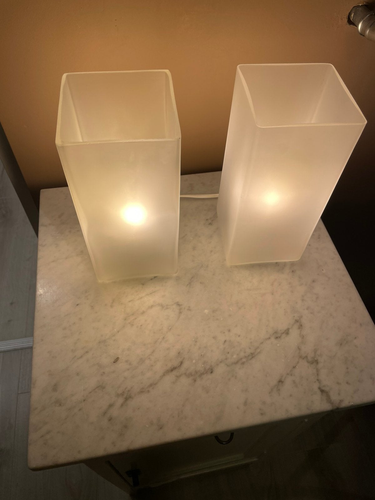 2 tafellampen 22x10 cm kleine fitting, samen €5. Ophalen., Huis en Inrichting, Ophalen, Zo goed als nieuw, Glas, IKEA