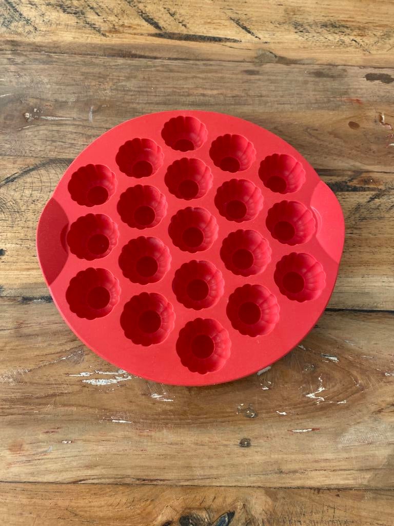 Tupperware silleconen bakvorm, Huis en Inrichting, Keuken | Tupperware, Ophalen of Verzenden, Rood, Overige typen
