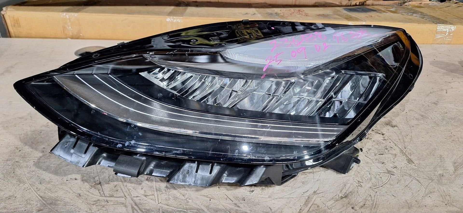Originele Tesla Model 3 Full LED Koplamp Links (SAE Up-Level