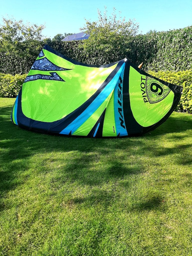 Kite Naish Pivot 9m - nieuwstaat, 9 m², Ophalen of Verzenden, Kite, Geen board