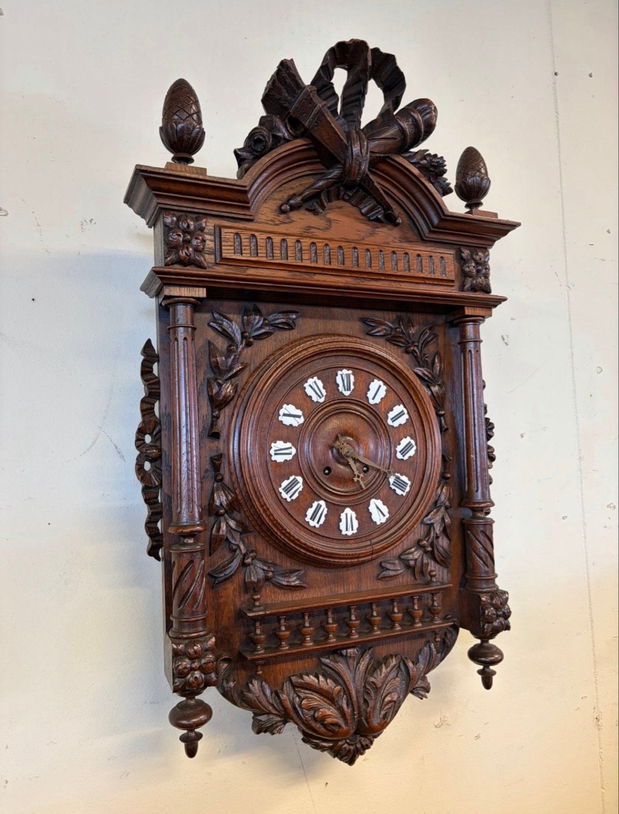 Antieke Eiken Wandklok met Rijkelijk Snijwerk, Ophalen
