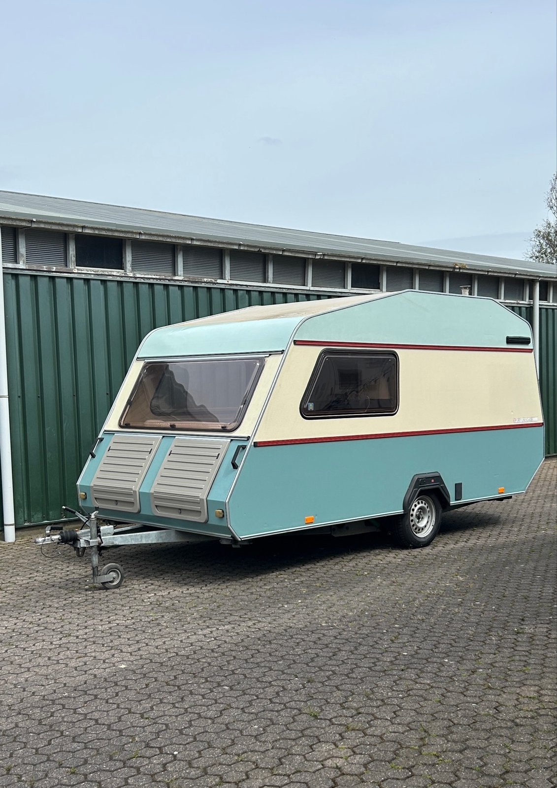 Vintage Caravan uit 1985, Rondzit, Kip, Particulier, 500 - 750 kg