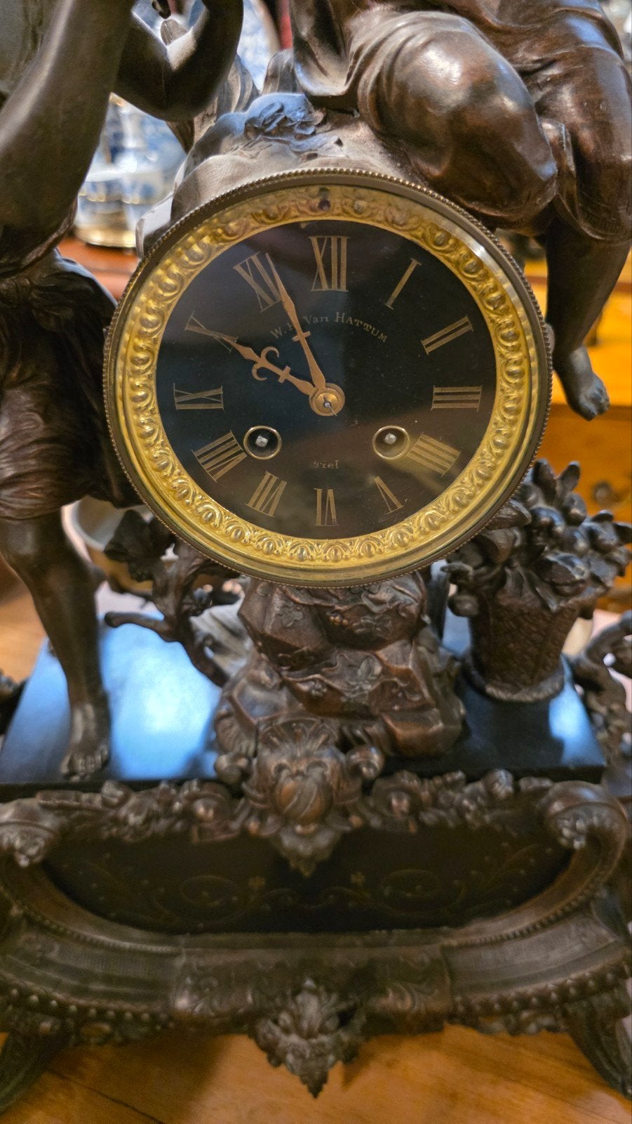 Grote figurale pendule € 175, Ophalen