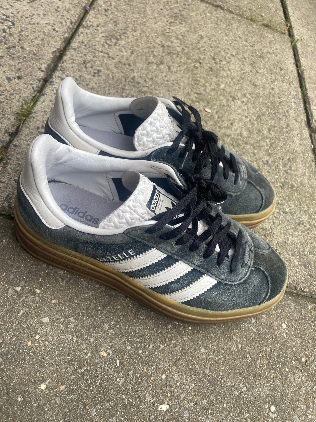 adidas gazelle, Ophalen of Verzenden, Zo goed als nieuw, Schoenen