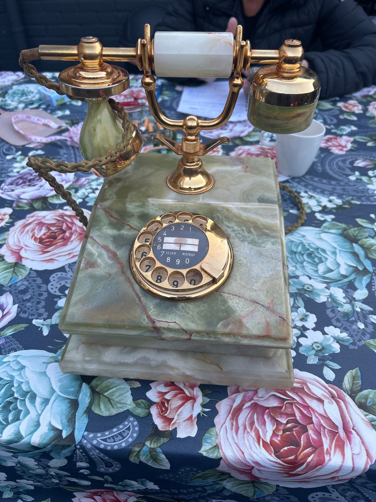 Antieke marmeren telefoon met draaischijf, Ophalen