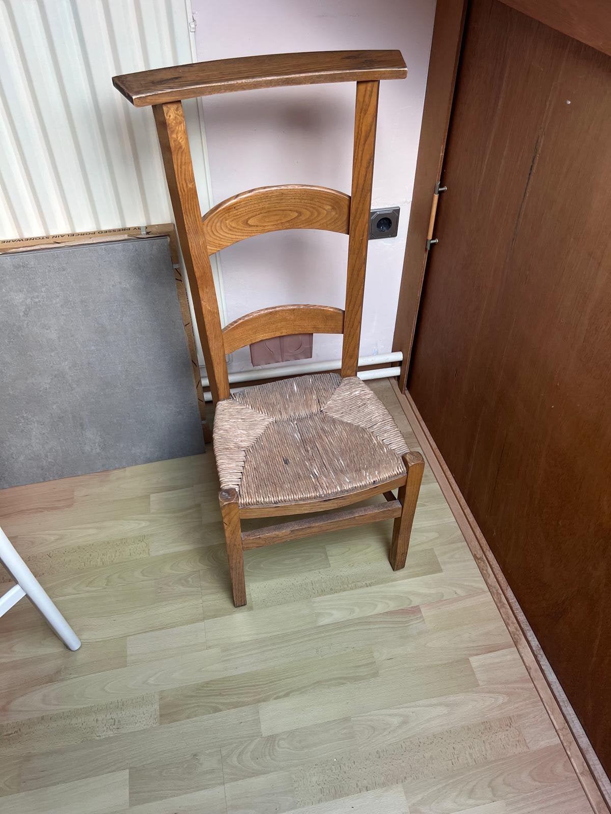 Bidstoel met originele rieten zitting, Antiek en Kunst, Ophalen