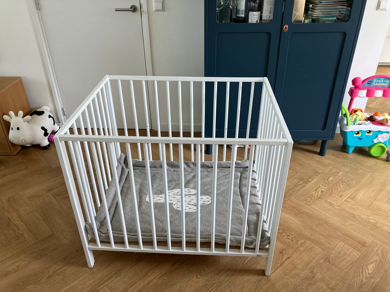 Witte box met boxkleed - gebruikt, Kinderen en Baby's, Ophalen, Gebruikt, Vierkant, Boxkleed