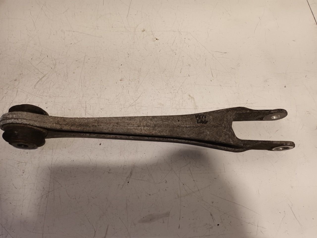 Draagarm links achter onder Porsche 911, Onderdelen@venauto.nl, Van der Ven Autorecycling B.V., Gebruikt, Ettenseweg 76, 4706 PB Roosendaal, The Netherlands