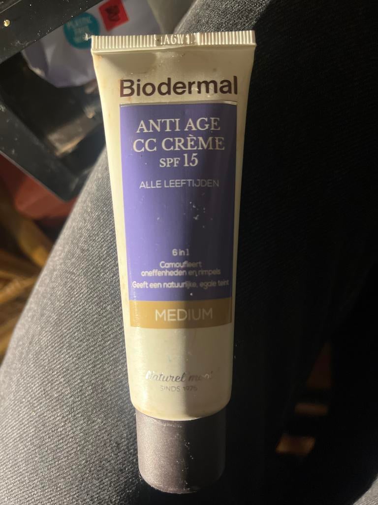 Biodermal Anti Age CC Crème SPF 15 Medium, Overige kleuren, Gehele gezicht, Ophalen of Verzenden, Zo goed als nieuw