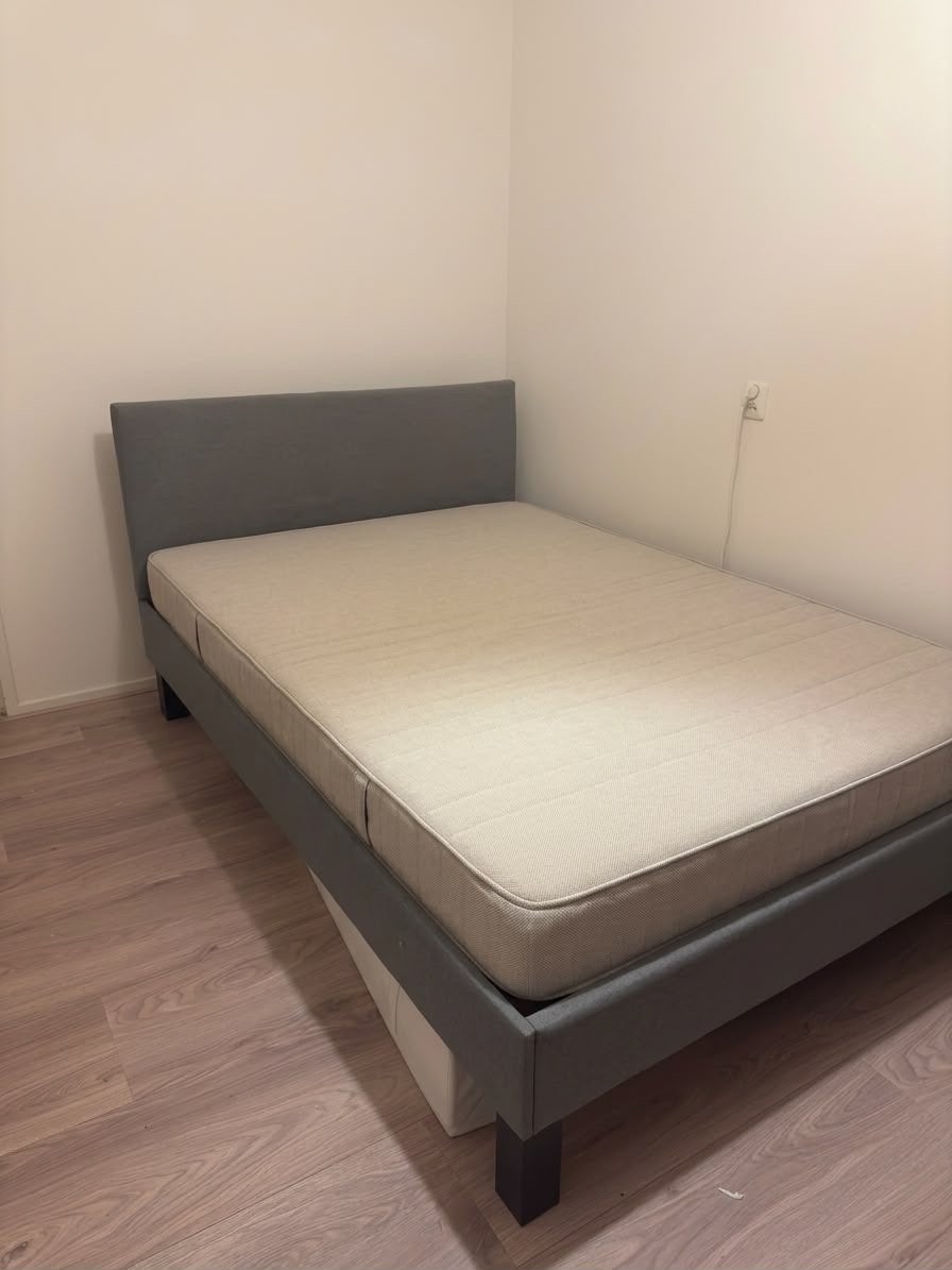 IKEA SÄBÖVIK bed met matras (140x200), Ophalen, Tweepersoons, 140 cm, Zo goed als nieuw