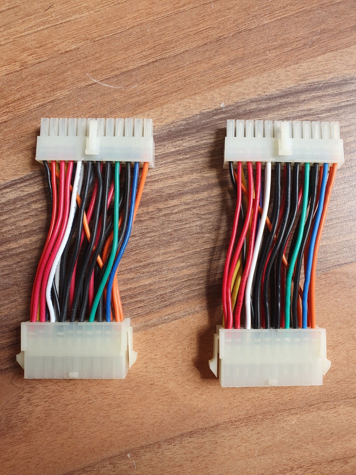 2x 24 naar 20 pins ATX Voeding Adapter Kabel, Ophalen of Verzenden