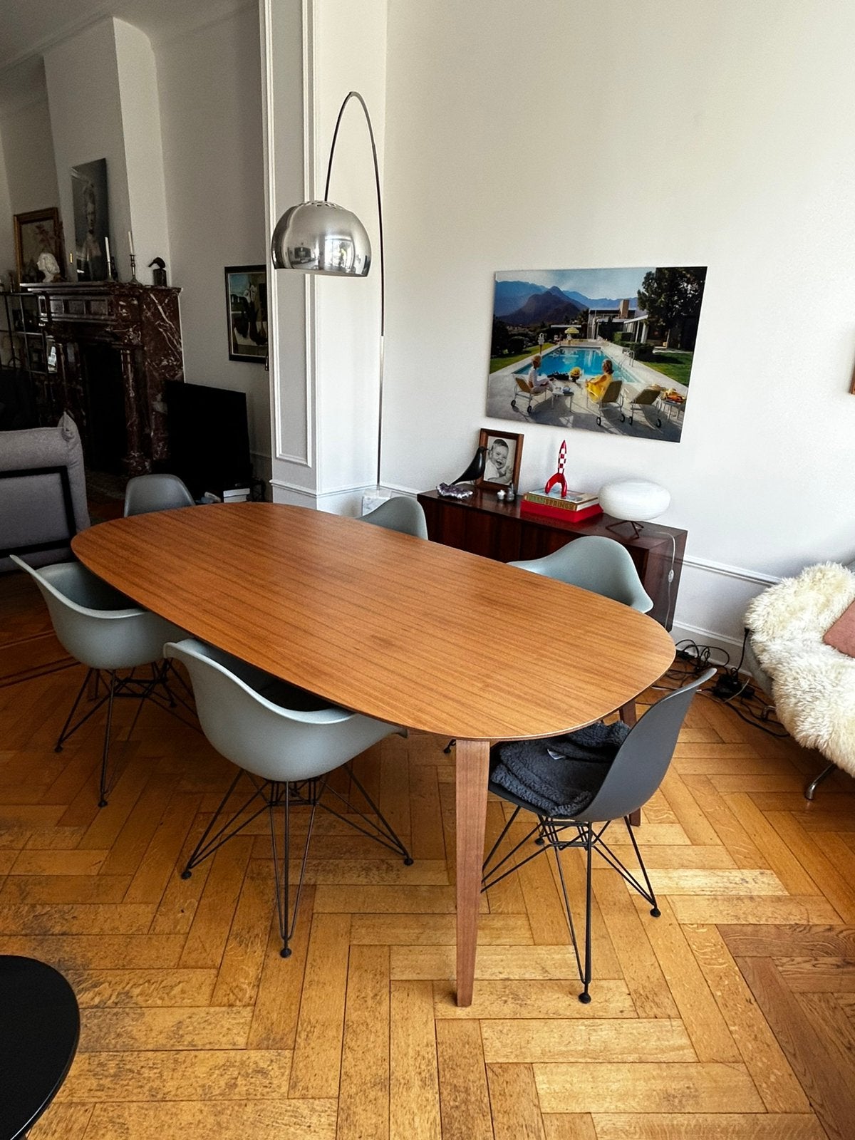 Gubi Dining Table Eettafel - Ovaal - Kleur Walnoot  - Deens, Ophalen, 100 tot 150 cm, 200 cm of meer, Zo goed als nieuw