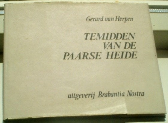Temidden van de paarse heide. Breda. Gerard van Herpen., Boeken, Geschiedenis | Stad en Regio, Gelezen, Ophalen of Verzenden