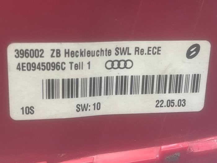 Achterlicht rechts van een Audi A8, Gebruikt, -, Verzenden, -