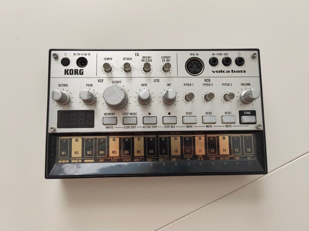 Korg Volca Bass – zo goed als nieuw – inclusief doos, Ophalen of Verzenden, Zo goed als nieuw, Overige aantallen, Korg