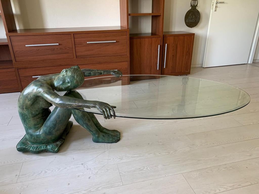 Bronzen salontafel met zittende naakte vrouw, Huis en Inrichting, Tafels | Salontafels, Ophalen, 100 tot 150 cm, 50 tot 100 cm