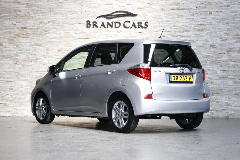 Toyota Verso-S 1.3 VVT-i Aspiration | Panoramadak | Automaat, Auto's, Toyota, Euro 5, Stof, Gebruikt, 4 cilinders