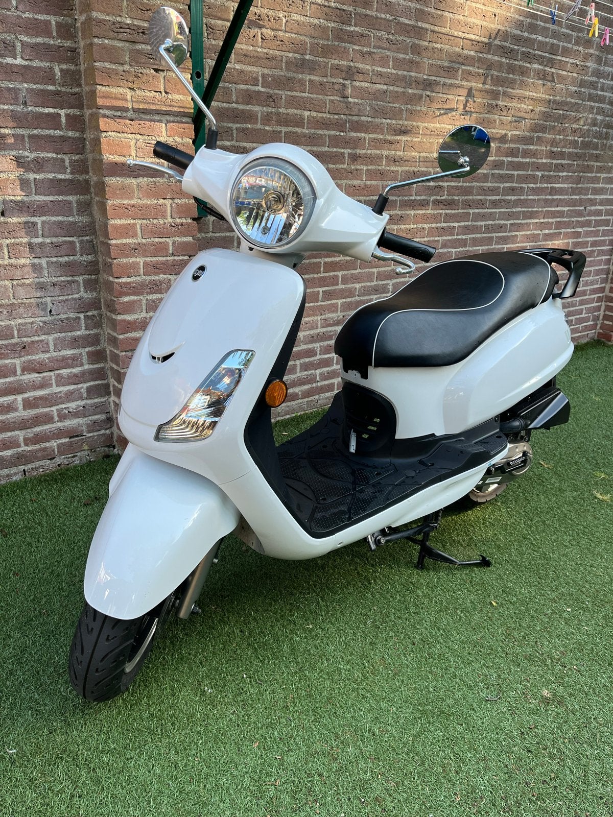 Sym Fiddle 3 scooter, wit. Zo goed als nieuw!, Fietsen en Brommers, Scooters | SYM, Ophalen, Zo goed als nieuw, Benzine, Fiddle