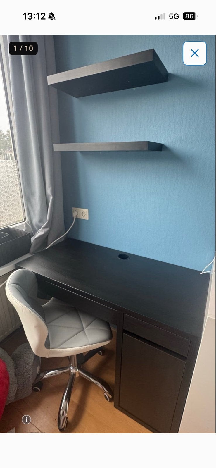 IKEA Micke Bureau Zwartbruin met stoel en planken, Huis en Inrichting, Ophalen, Zwart, Met lades, Spaanplaat of MDF