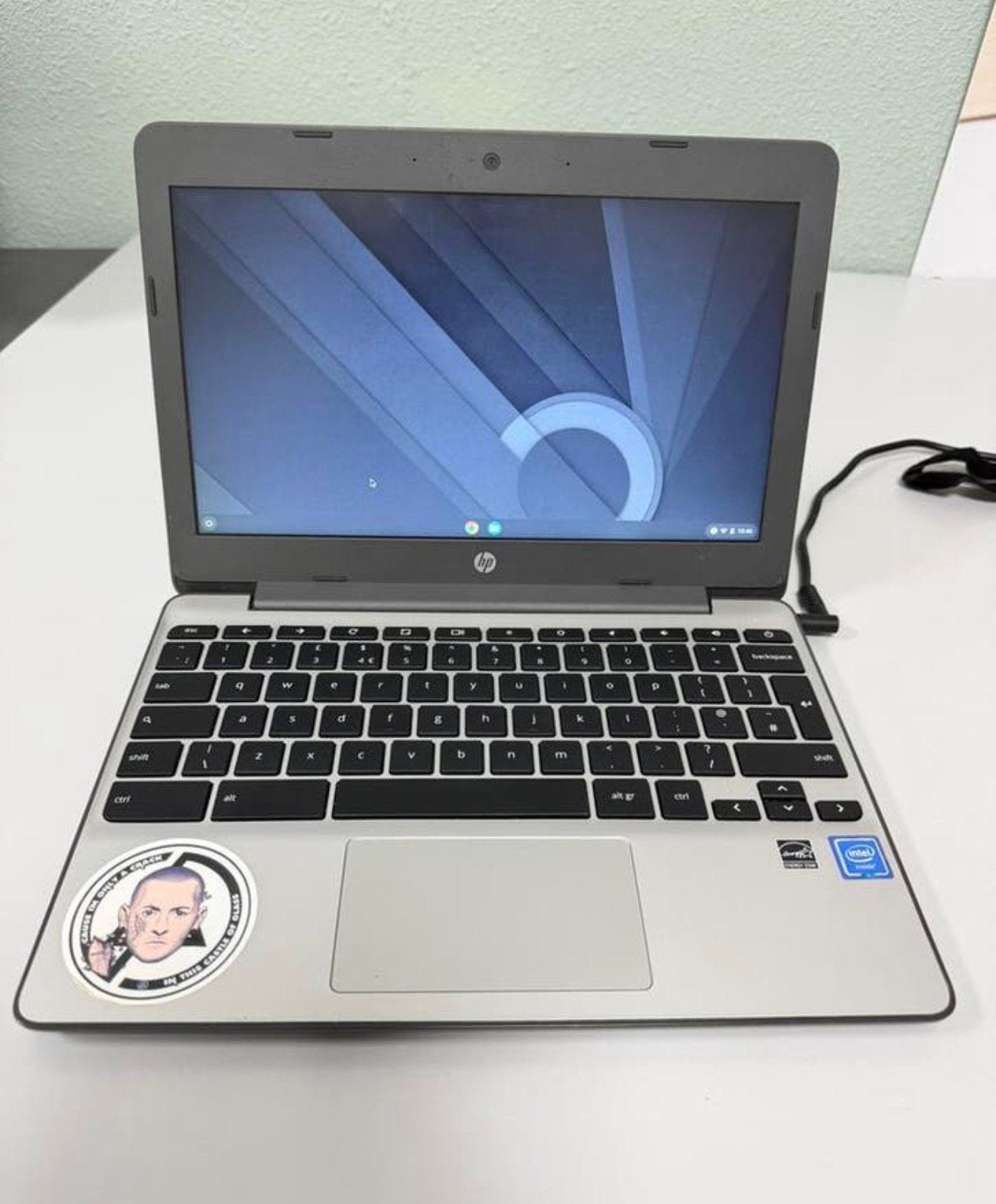 HP Chromebook 11-v001na + oplader werkend laptop (oud model), Computers en Software, Chromebooks, Qwerty, Ophalen of Verzenden