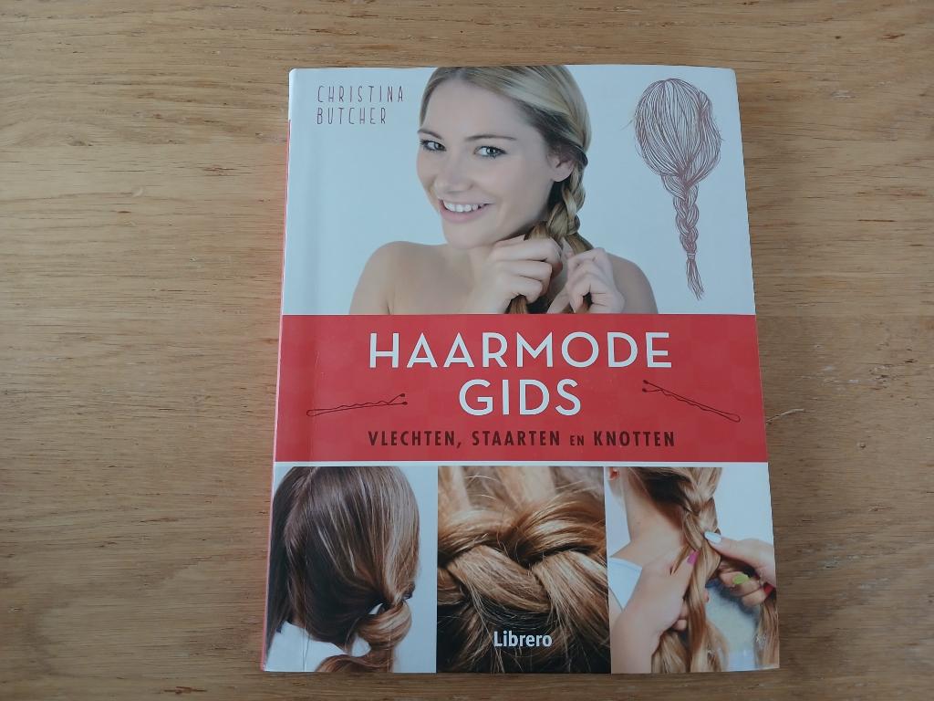 Haarmode gids. Christina Butcher, Ophalen of Verzenden, Gelezen, Mode algemeen, Christina Butcher