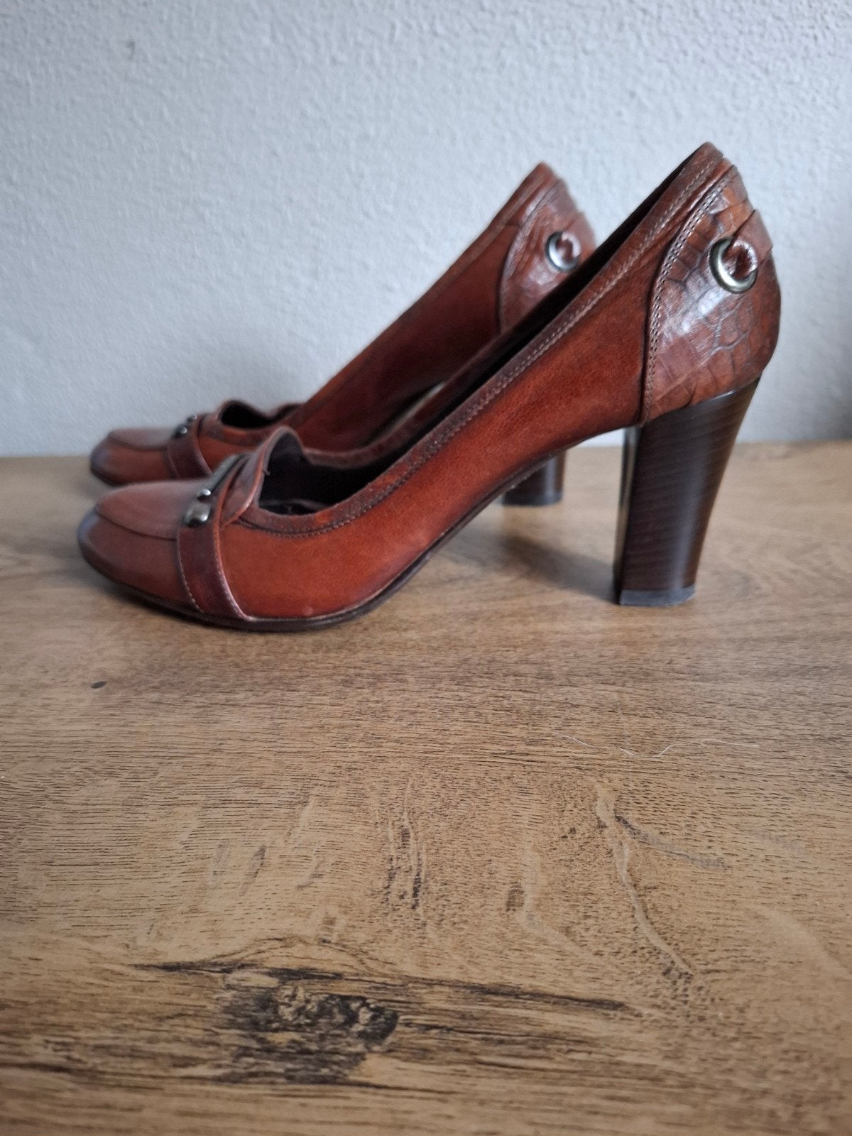 Hornet Leren Pumps - Maat 36 - Bruin, Bruin, Ophalen of Verzenden, Zo goed als nieuw, Pumps