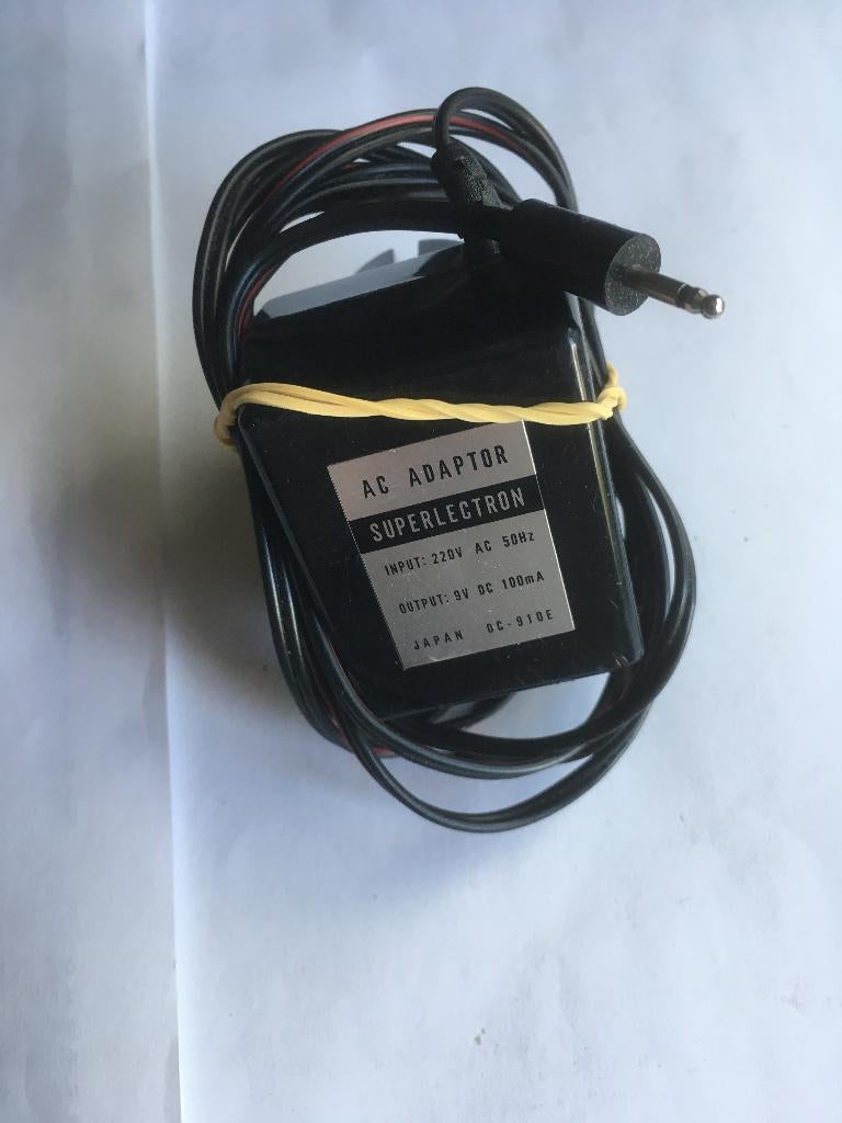 superelectron adapter DC-910B 9V - 100mA gitaarpedalen, Ophalen of Verzenden, Refurbished