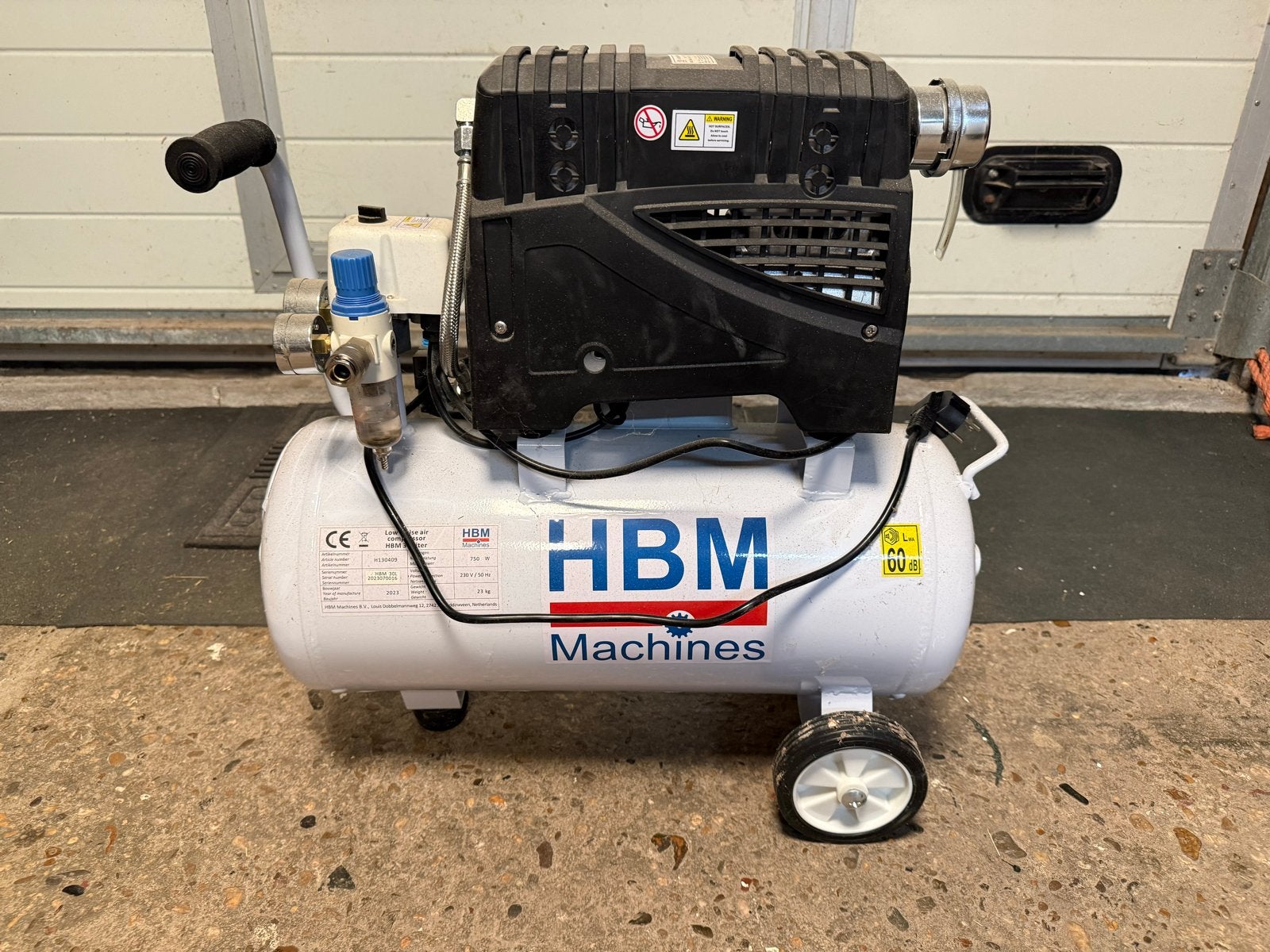 HBM 30 Liter Stille Compressor - Nieuwstaat, Ophalen, 6 tot 10 bar, Zo goed als nieuw, Minder dan 200 liter/min