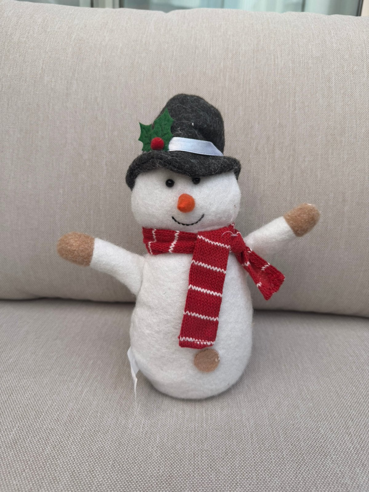 Zittend Kerst sneeuwpop decoratie met sjaal en hoed | 23 cm, Diversen, Ophalen of Verzenden, Nieuw