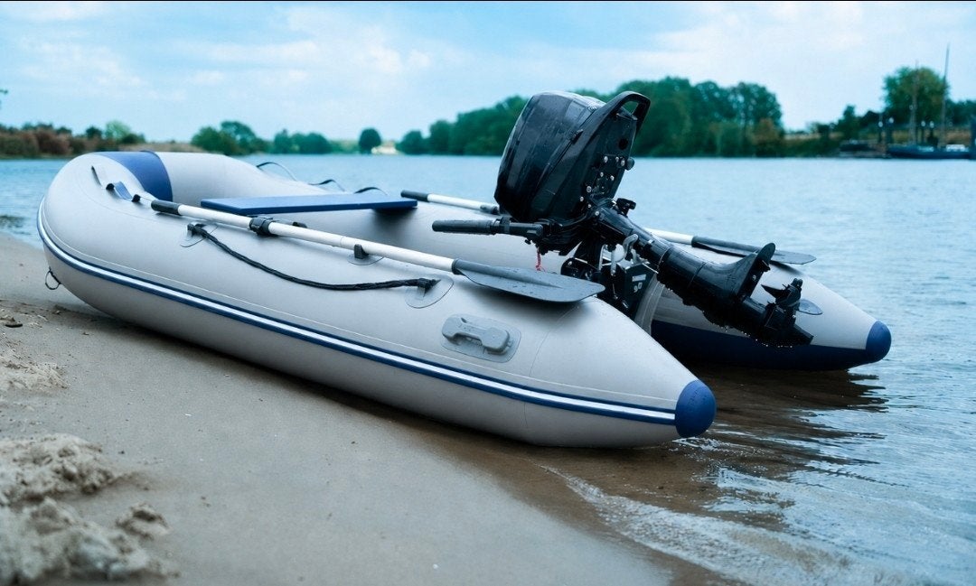 NIEUWE 230 AIRDECK RUBBERBOOT + 4pk suzuki 4takt kortstaart, Airdeck, 5 pk, Nieuw, Opbergtas