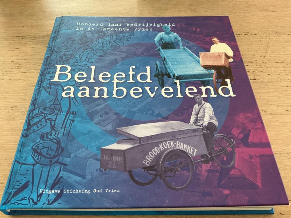 Beleefd aanbevelend:100 jaar bedrijvigheid gemeente Vries, Ophalen of Verzenden, 20e eeuw of later, Zo goed als nieuw